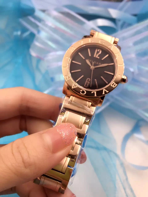 ブルガリ時計正面デザイン